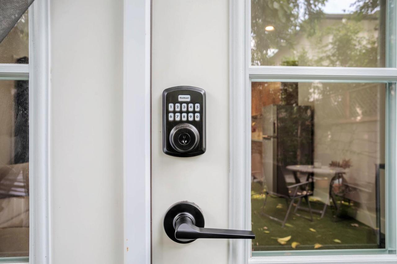 Serene 1 Bed Guest House With Patio Sleeps 6 로스앤젤레스 외부 사진