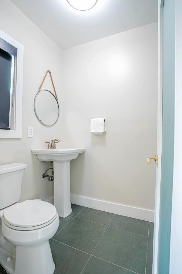 Serene 1 Bed Guest House With Patio Sleeps 6 로스앤젤레스 외부 사진